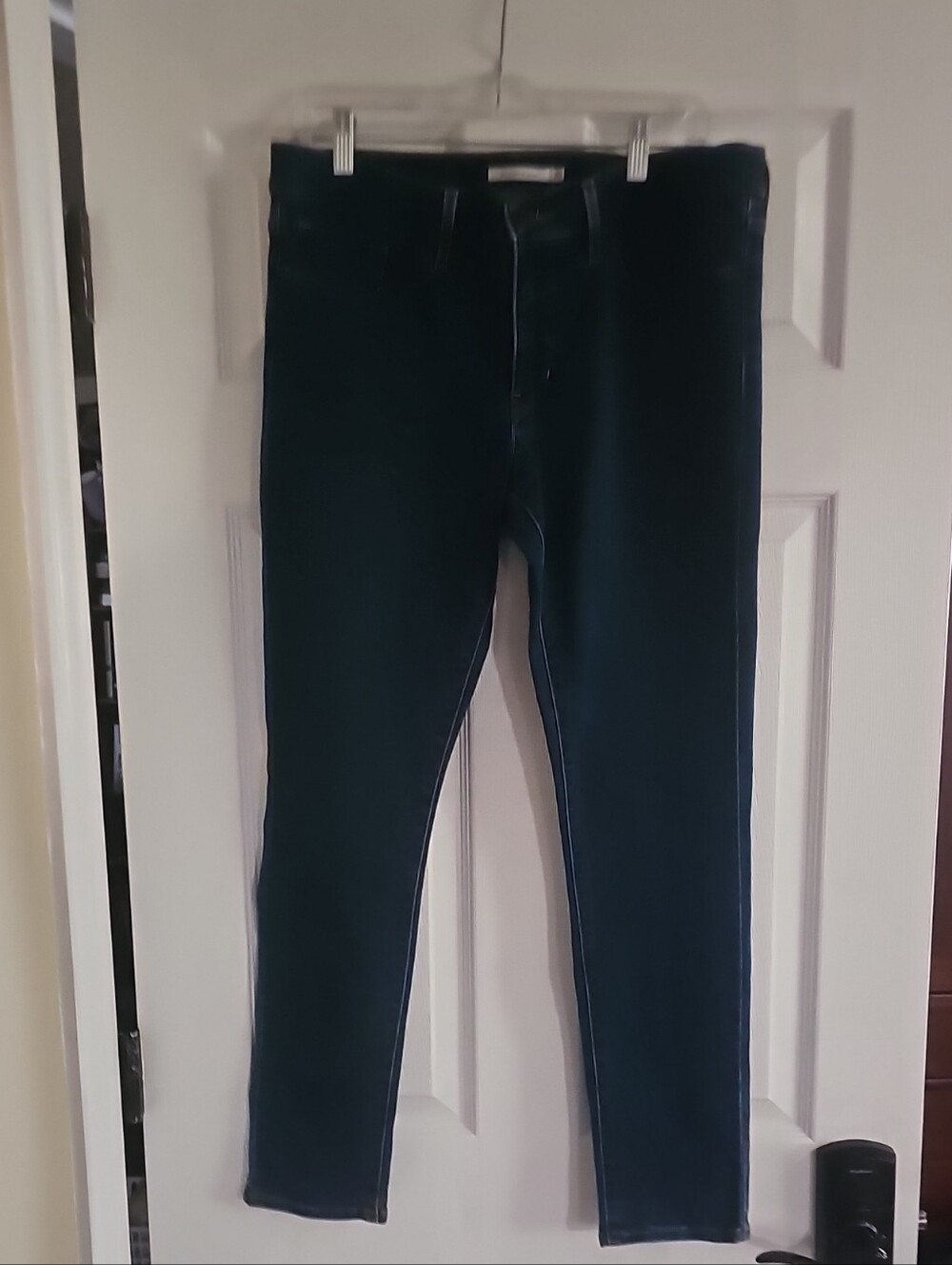Levis 311 Shaping Skinny Jeans